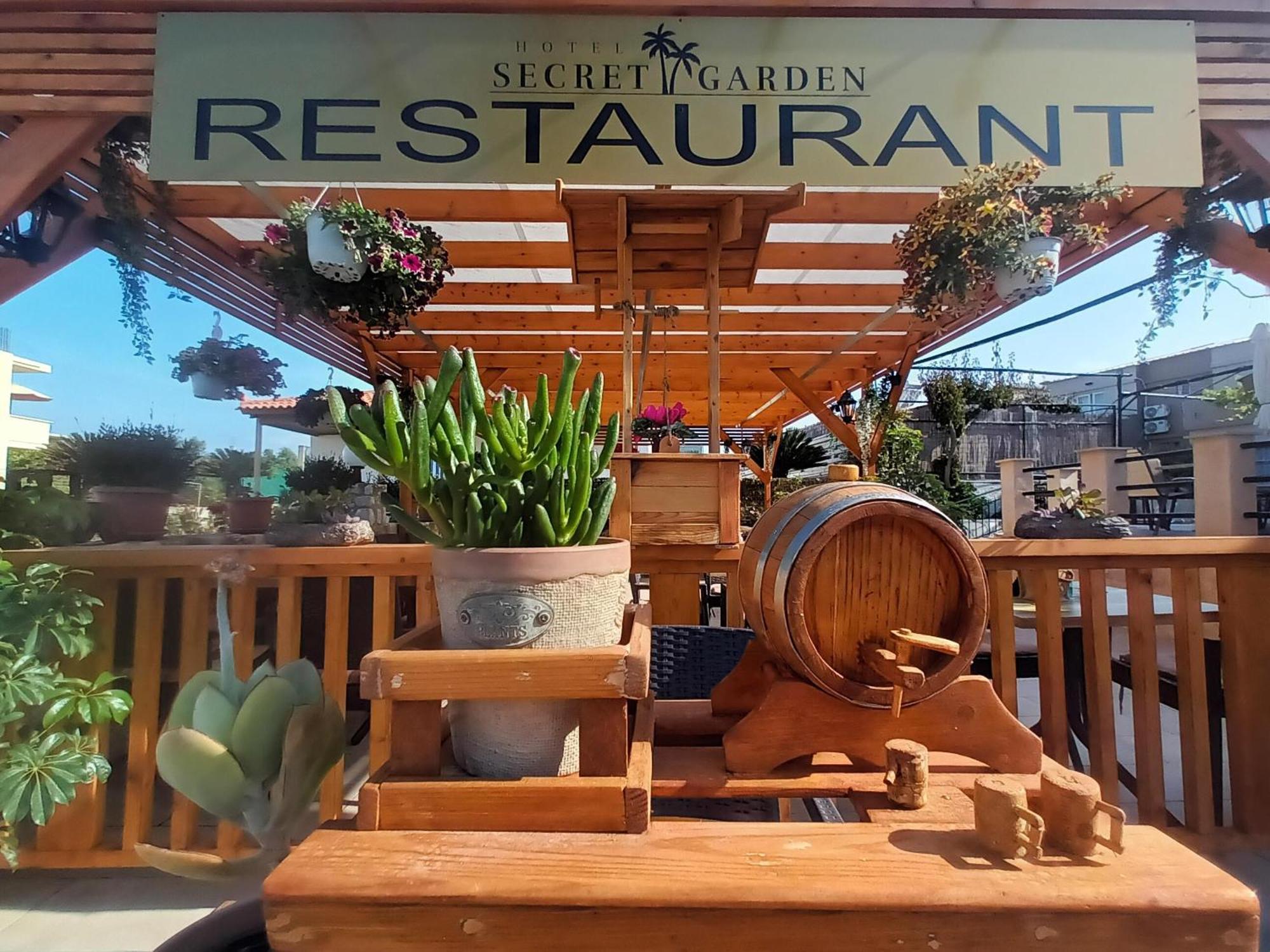 Secret Garden Hotel Maleme Extérieur photo