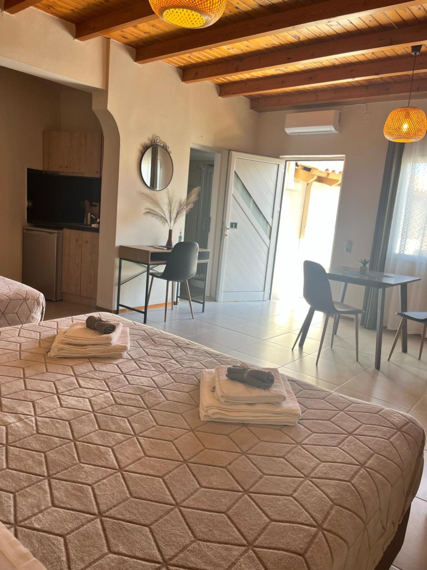 Secret Garden Hotel Maleme Extérieur photo